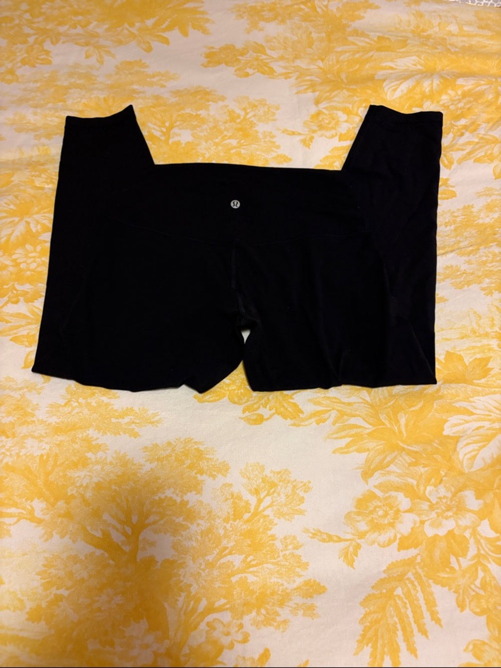 lululemon 3/4 length Black Leggings